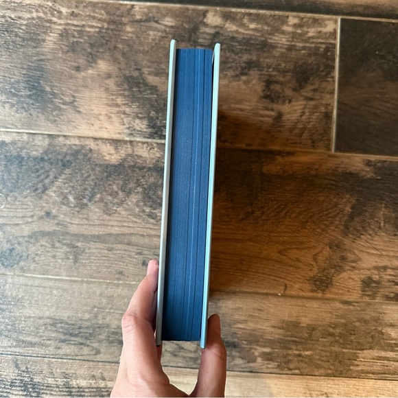 OwlCrate Exclusive Edition of Foul Days by Genoveva Donovan - Picture 5 of 5